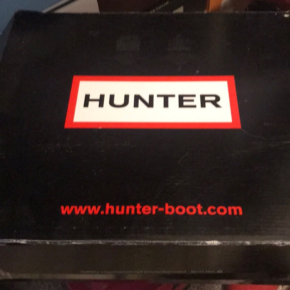 Short glossy Black Hunter rain boots size 6m